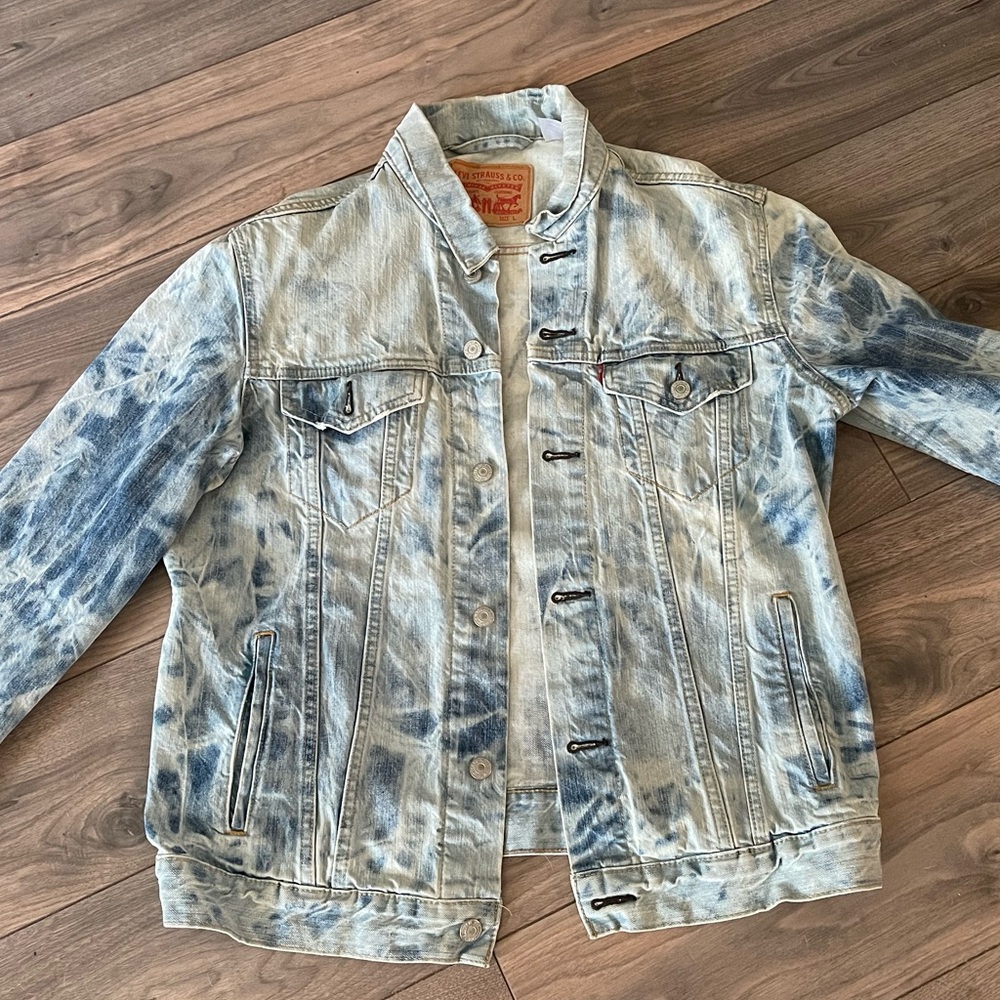Levi’s denim jacket
